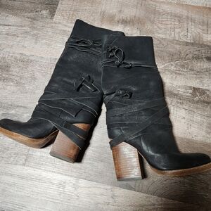 Vintage Women's Black Leather Boots